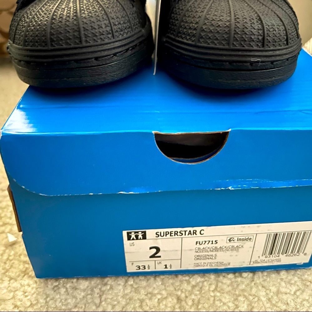 THE CLASSIC ADIDAS SUPERSTAR SNEAKER FOR LITTLE FEET.